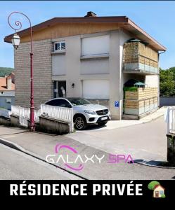 Το κτήριο όπου στεγάζεται  το διαμέρισμα