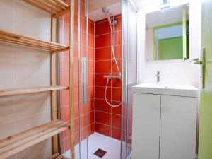 Zdjęcie z galerii obiektu Villa T3 Mezzanine avec Terrasse et Parking à Gruissan – Animaux Acceptés - FR-1-409A-22 w mieście Gruissan