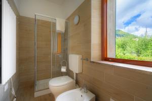 Un baño de Sulle Dolomiti a Casa della Scrittrice 46 fotos más