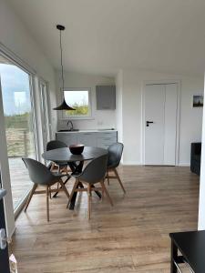 Φωτογραφία από το άλμπουμ του Cozy Tiny House In Nature - Holiday Home A σε Sejerby