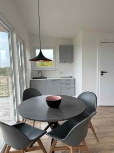 Η κουζίνα ή μικρή κουζίνα στο Cozy Tiny House In Nature - Holiday Home B