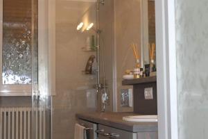 Ένα μπάνιο στο Lakeviewcabin - Apartment With Lake View +18 φωτογραφίες