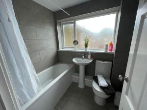 Koupelna v ubytování Duplicate Redcroft-3 Bdrm Sleeps 5 Quiet Residental Area