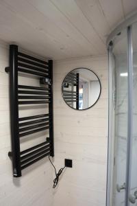 Koupelna v ubytování Tiny House Le Poulailler + 37 fotografií