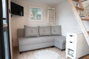 Posezení v ubytování Tiny House Le Poulailler