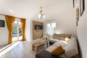 TV a/nebo společenská místnost v ubytování Holiday Home Zrincy