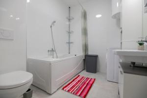 Ένα μπάνιο στο Apartman Melani +17 φωτογραφίες