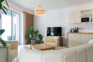 A television and/or entertainment centre at Apartman Balaton
