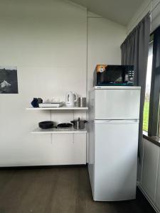 Arhus Cottage and Camping的厨房或小厨房