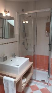 Ένα μπάνιο στο Casa Arcobaleno apartments-Room holiday home