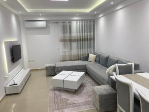 Televisyen dan/atau pusat hiburan di Alordon’s Place +2 gambar