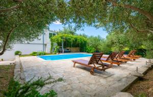 Bazén v ubytovaní Holiday Home Zagorski Put I alebo v jeho blízkosti