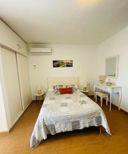 Imagen de la galería de Luminoso Estudio c magnificas vistas, Recp 24 hs, en Benalmádena