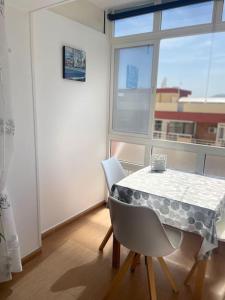 Imagen de la galería de Luminoso Estudio c magnificas vistas, Recp 24 hs, en Benalmádena 26 fotos más