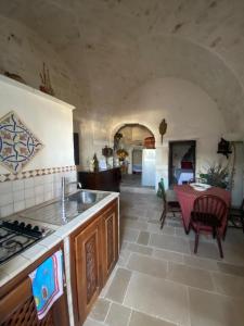 Η κουζίνα ή μικρή κουζίνα στο Appartamenti del Re