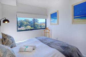 Postel nebo postele na pokoji v ubytování 204 Le Jardin, George + 10 fotografií