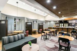 Restoranas ar kita vieta pavalgyti apgyvendinimo įstaigoje Sonesta Select Greenbelt College Park