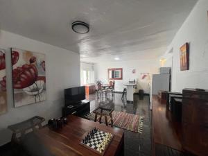 Μια τηλεόραση ή/και κέντρο ψυχαγωγίας στο Maison bord de mer Calypso