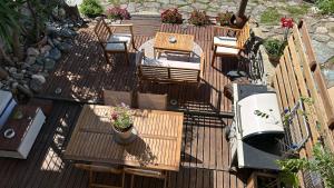VallecalleにあるMaison de familleのパティオ(テーブル、椅子付)のオーバーヘッドビュー