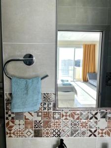 Phòng tắm tại All Nations Duplex with Pool