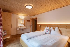Tempat tidur dalam kamar di Eden Appartements