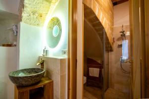 Koupelna v ubytování L'ARCO ANTICO - Una Casa sul Mare