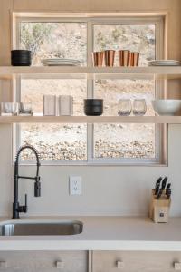 Una cocina o kitchenette en Pause House - AM - your break in Joshua Tree