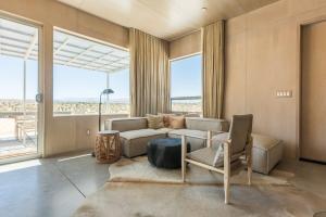 Un lugar para sentarse en Pause House - AM - your break in Joshua Tree