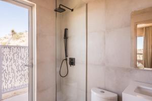 Un baño de Pause House - AM - your break in Joshua Tree
