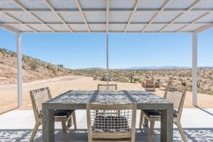 Un balcón o terraza en Pause House - AM - your break in Joshua Tree