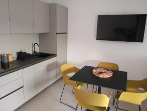 Köök või kööginurk majutusasutuses Aura Apartments