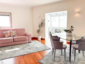 O zonă de relaxare la Oriente 25 Apartments by APT IIN - Parque das Nações