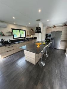 Gallery image of Villa moderne avec piscine in Saint-Aubin-de-Médoc