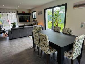 Gallery image of Villa moderne avec piscine in Saint-Aubin-de-Médoc