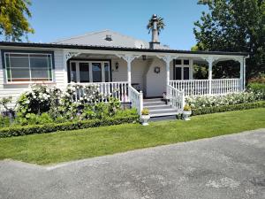 Κήπος έξω από το Guthrie Cottage