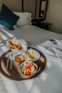 Makanan di atau berdekatan hotel