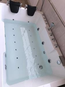 Gallery image of Stylish & Cozy Retreat with Jacuzzi in Jaipur +31 photos