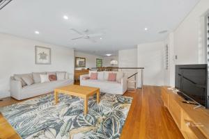 Μια τηλεόραση ή/και κέντρο ψυχαγωγίας στο Allora 1 by Discover Stradbroke