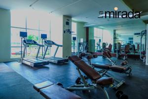 Fitness centrum a/nebo fitness zařízení v ubytování La Mirada Hotel + 3 fotografie