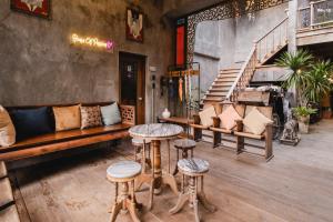 Lounge alebo bar v ubytovaní House Of Passion Amphawa