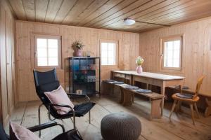 TV a/nebo společenská místnost v ubytování Tech-Free Haven - Acla Sissi - Lenzerheide