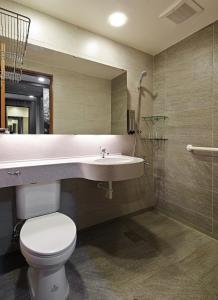 Bathroom sa Taichung Business Hotel - Immortals Hills