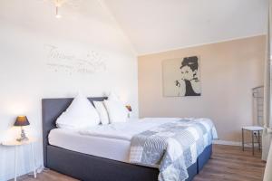 Ảnh trong thư viện ảnh của SmartFewo Loft Sauna Balkon Parkplatz ở Bad Zwischenahn