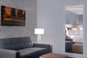 Home2 Suites by Hilton Tuscaloosa Downtown University Boulevard的休息区