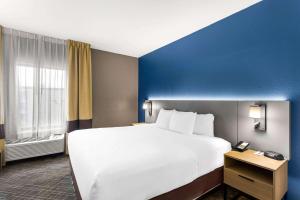 Krevet ili kreveti u jedinici u okviru objekta Comfort Inn & Suites Kenosha-Pleasant Prairie