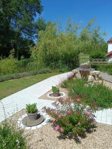Jardín al aire libre en Le Moulin de Saubrigues