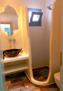 Ένα μπάνιο στο Relaxaki Apartment, Naxos town