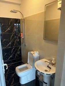 Koupelna v ubytování Hostel Jusaj Glob