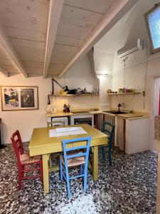 Η κουζίνα ή μικρή κουζίνα στο Casa Ombretta