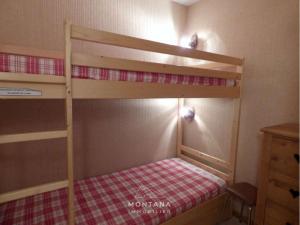 Posteľ alebo postele v izbe v ubytovaní Confortable 2 Pièces + Cabine pour 4 Personnes au Centre-Ville, Terrasse, Proche Navettes - FR-1-458-169